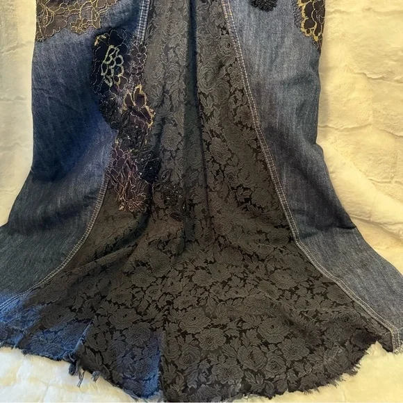 ❣️SOLD ❣️BEBE Lace Appliqué Long Gusset True Indigo Denim Skirt. Size 26. 40”L - Picture 17 of 17